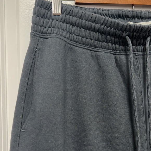 Abercrombie and Fitch Soft Collection dark gray wide leg sweatpants size Large - Picture 6 of 9